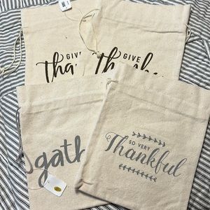 4 Thanksgiving Canvas Bags